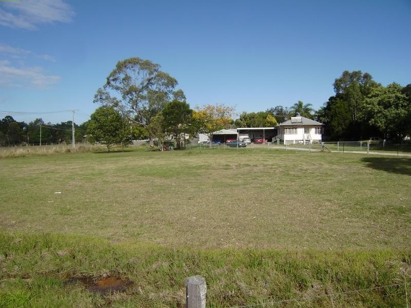 14 Stocks Lane, Walloon QLD 4306