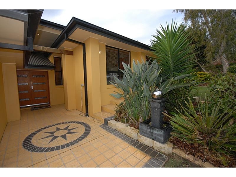 10 Myrtle  Cres, Brookwater QLD 4300