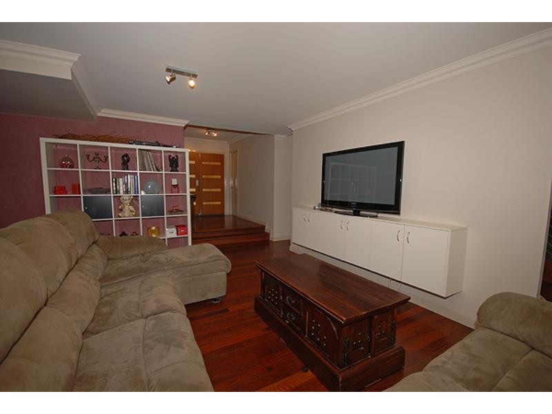 10 Myrtle  Cres, Brookwater QLD 4300