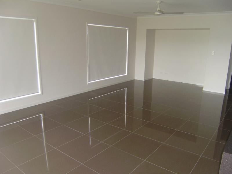 33 Rasmussen Cres, Redbank Plains QLD 4301