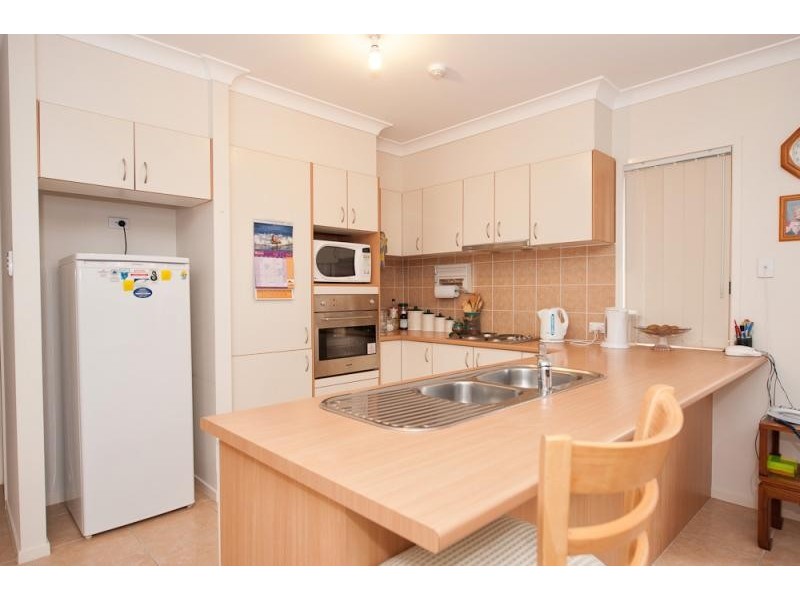 16 Moonbeam  St, Springfield Lakes QLD 4300