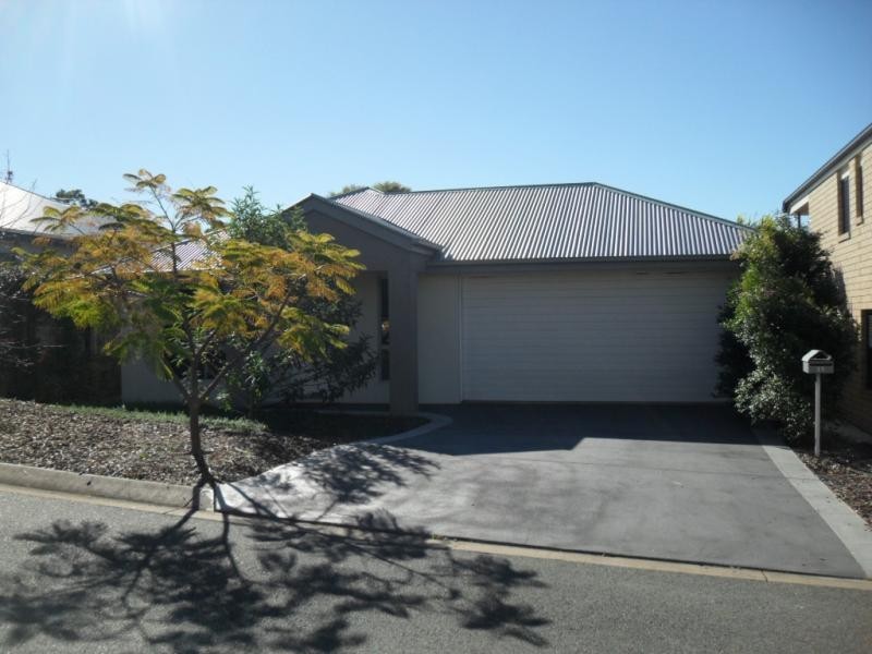 11 Chateau St, Springfield Lakes QLD 4300