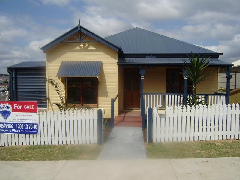 4 O’reilly Cres, Springfield Lakes QLD 4300