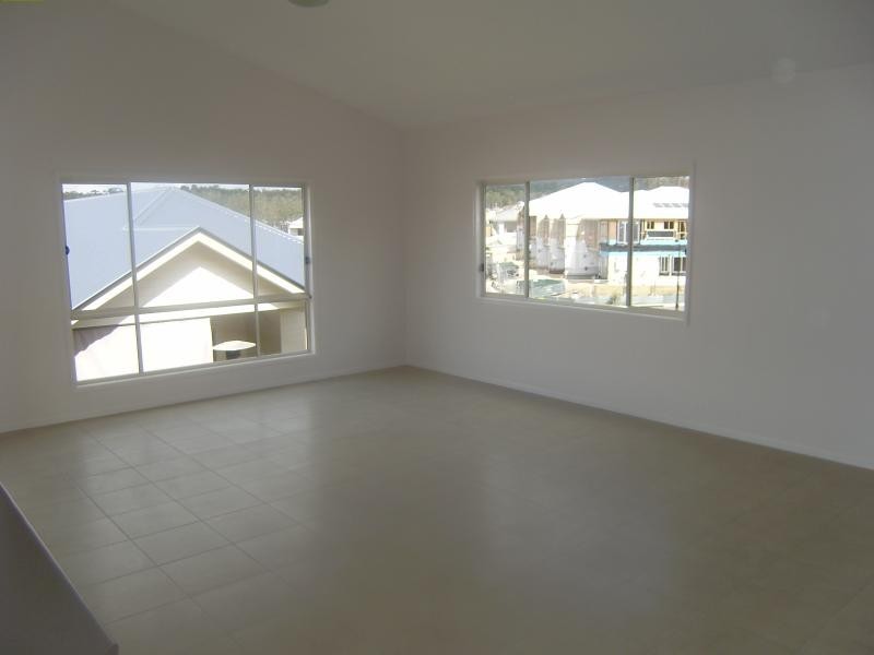 4 O’reilly Cres, Springfield Lakes QLD 4300