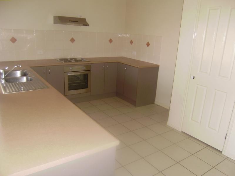 1 Birdwing Ct, Springfield Lakes QLD 4300
