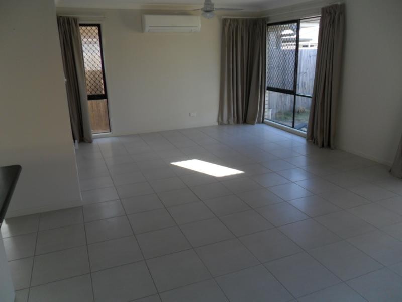 42 Lindeman  St, Springfield Lakes QLD 4300