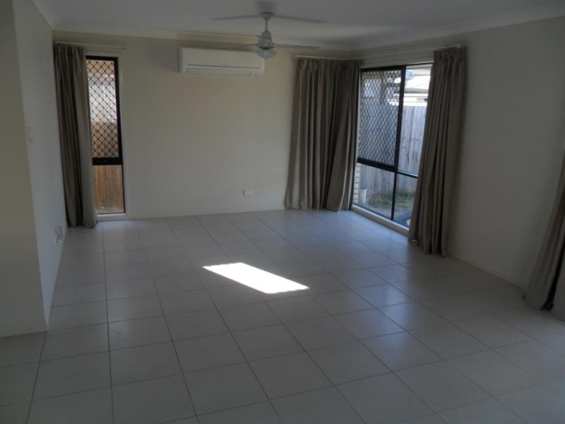 42 Lindeman  St, Springfield Lakes QLD 4300