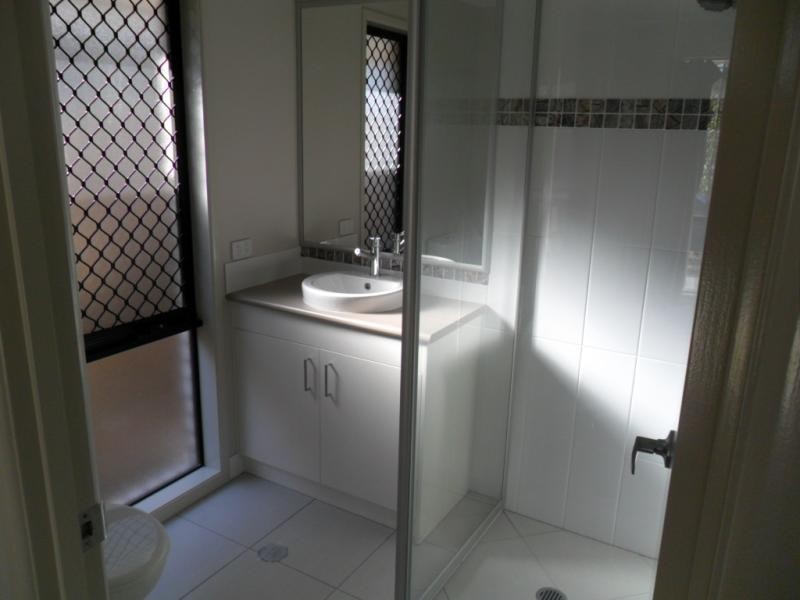 42 Lindeman  St, Springfield Lakes QLD 4300