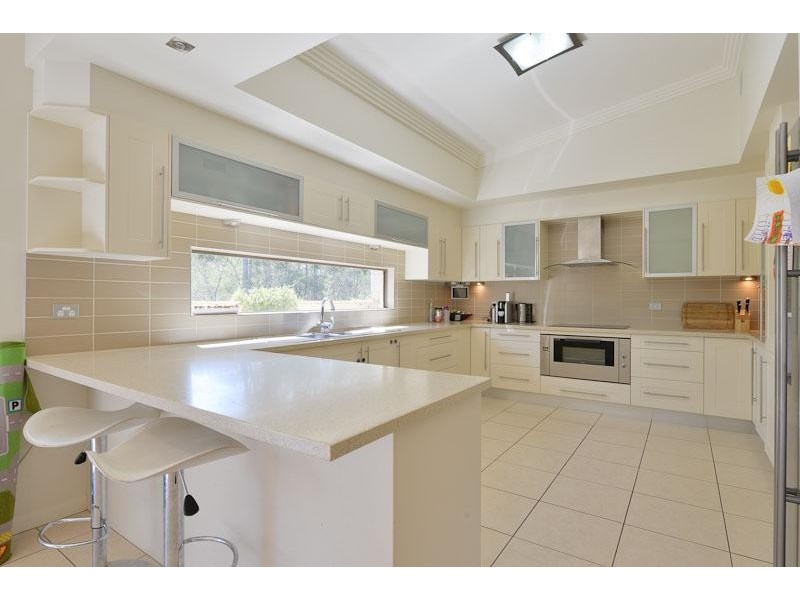 8 Eugene St, Bellbird Park QLD 4300
