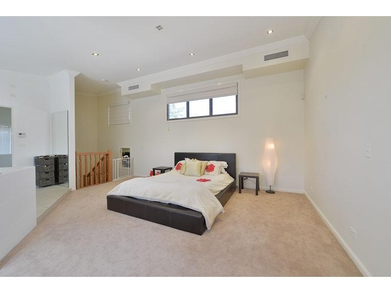 8 Eugene St, Bellbird Park QLD 4300