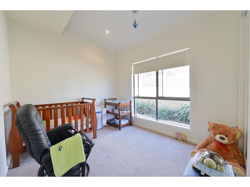 8 Eugene St, Bellbird Park QLD 4300