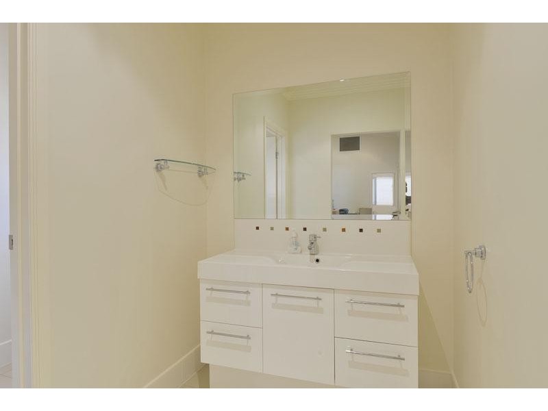 8 Eugene St, Bellbird Park QLD 4300
