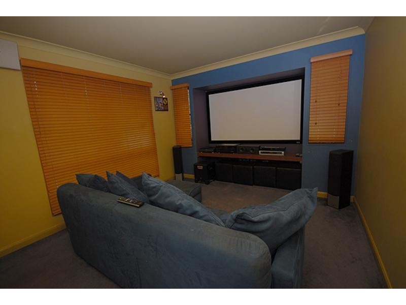 10 Myrtle Cres, Brookwater QLD 4300