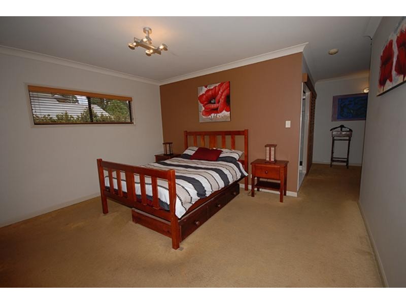 10 Myrtle Cres, Brookwater QLD 4300