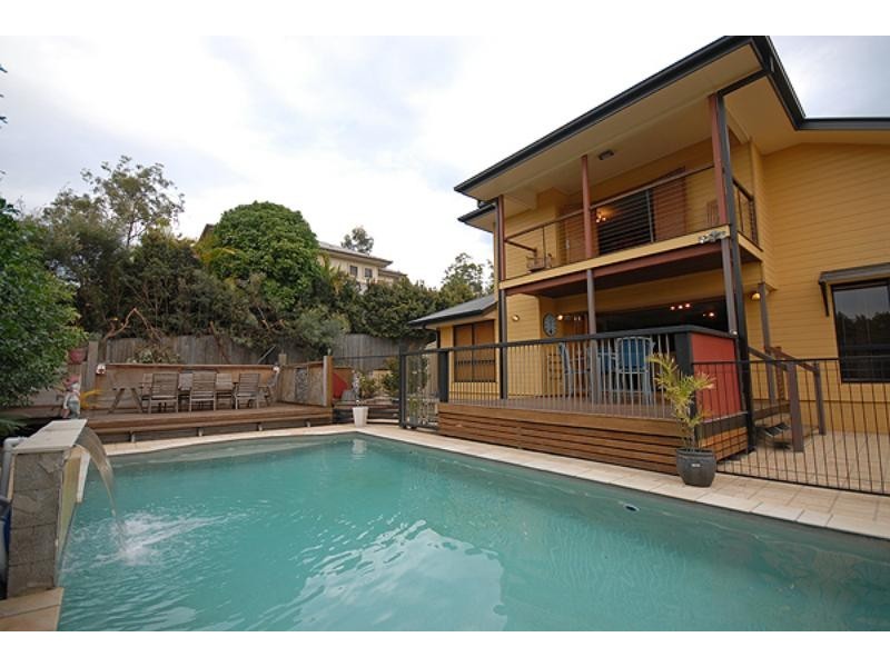 10 Myrtle Cres, Brookwater QLD 4300