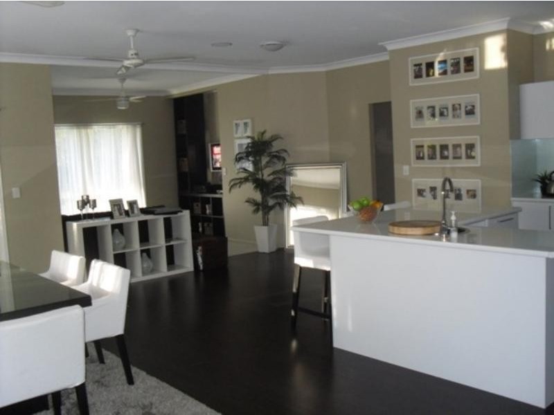 Edens Landing QLD 4207