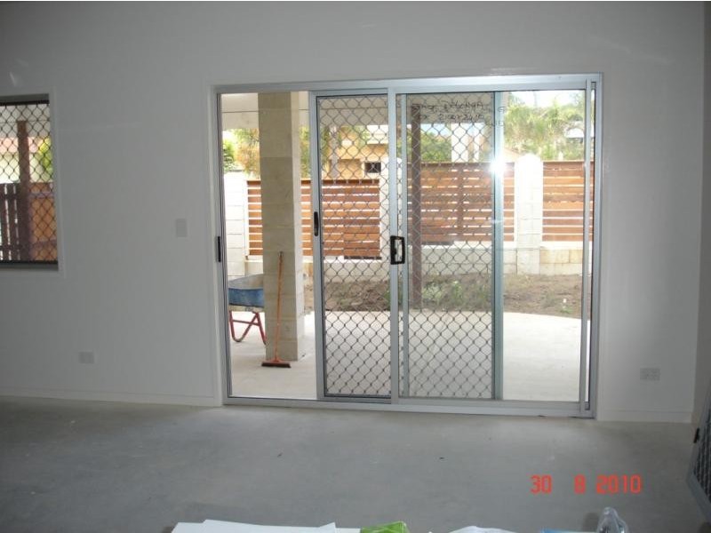 1/3 Landsborough Ave, Scarborough QLD 4020