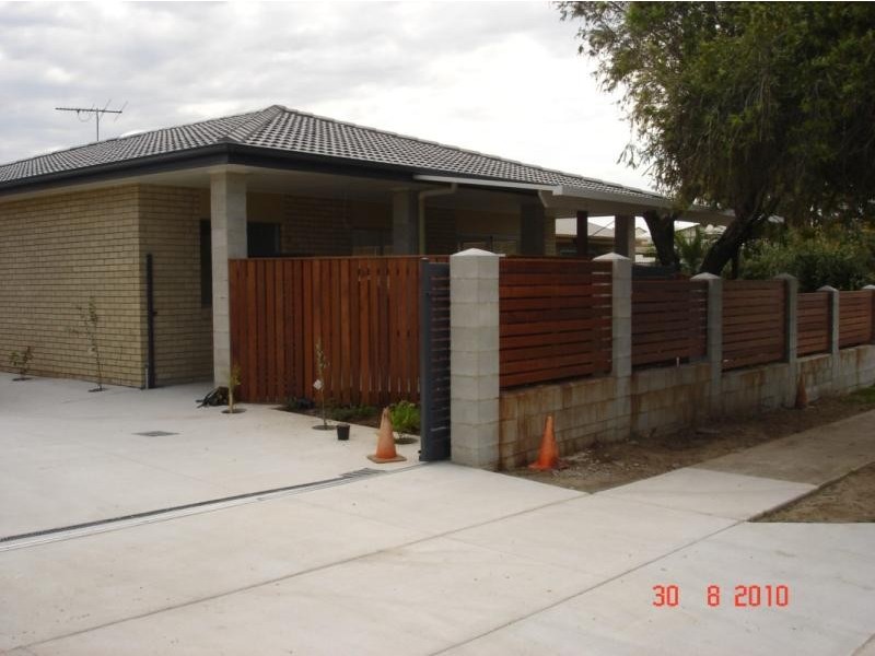 1/3 Landsborough Ave, Scarborough QLD 4020