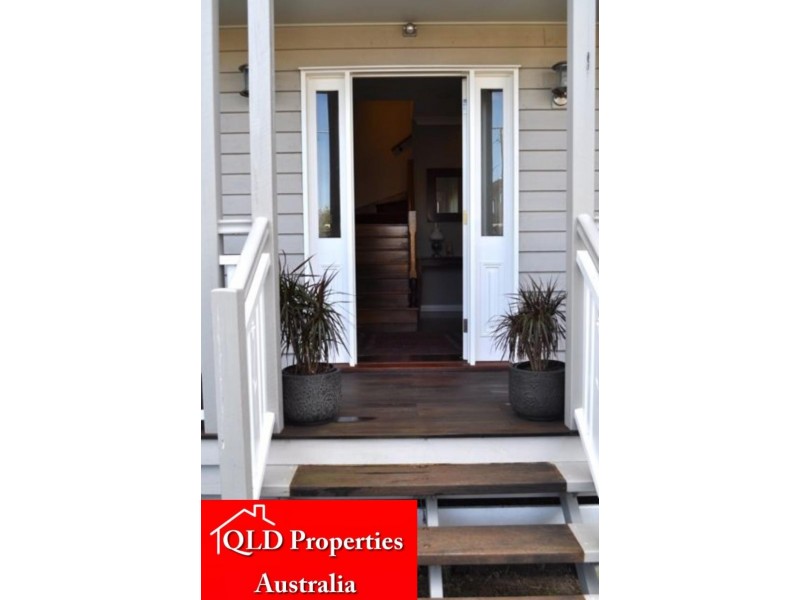 14 warde St, Scarborough QLD 4020