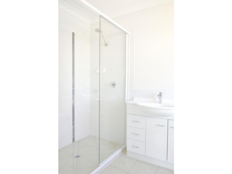 2/27 drysdale Rd, Rothwell QLD 4022