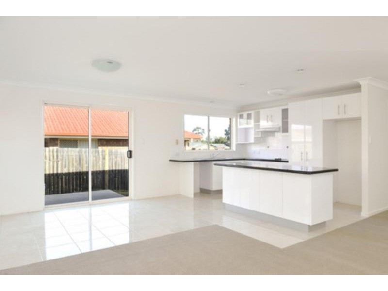 2/27 drysdale Rd, Rothwell QLD 4022