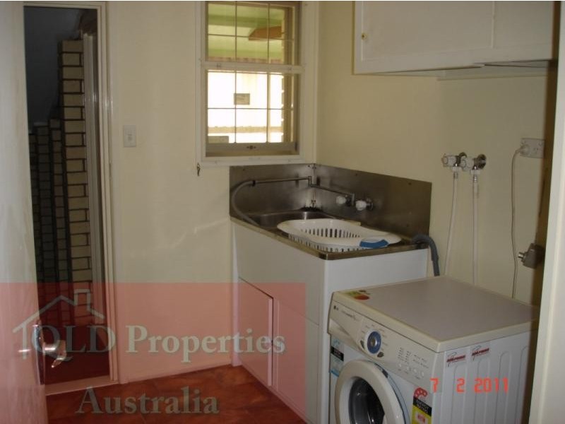 15 macfarlane St, Redcliffe QLD 4020