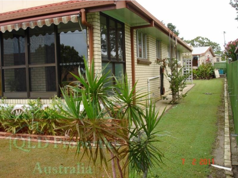 15 macfarlane St, Redcliffe QLD 4020
