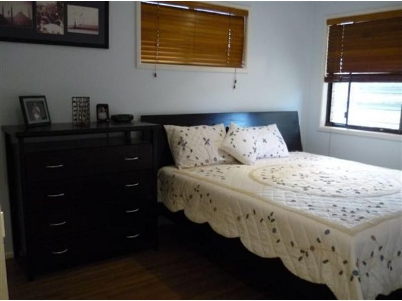 17 brennan Rd, Scarborough QLD 4020