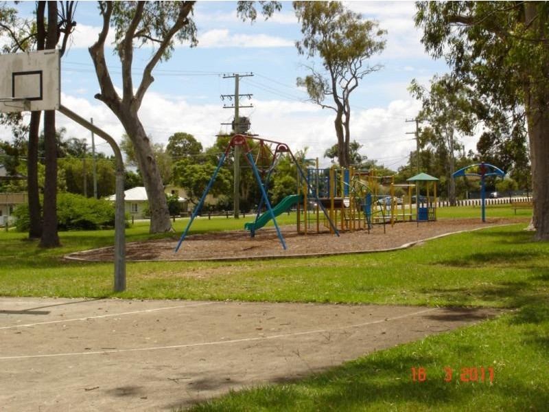 26 college Pl, Clontarf QLD 4019