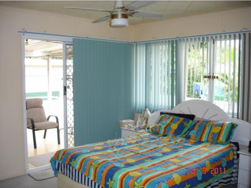 26 college Pl, Clontarf QLD 4019