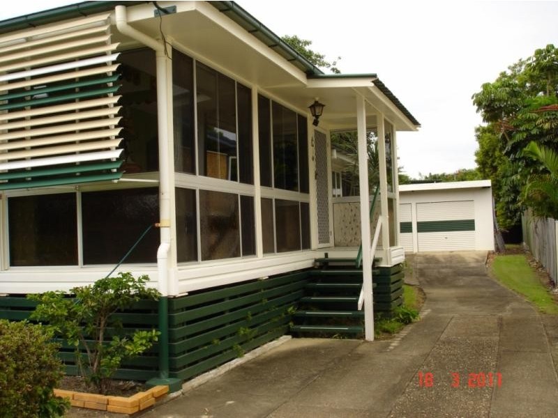 26 college Pl, Clontarf QLD 4019