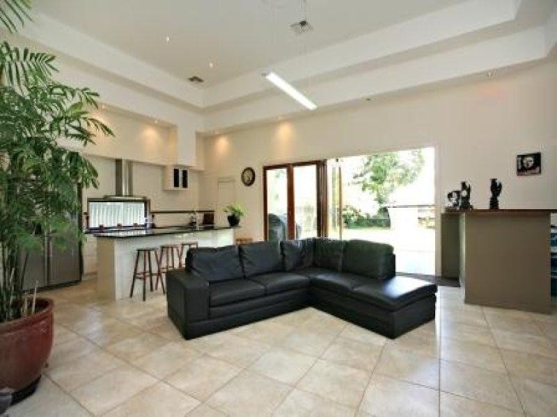 18 clifford St, Woody Point QLD 4019