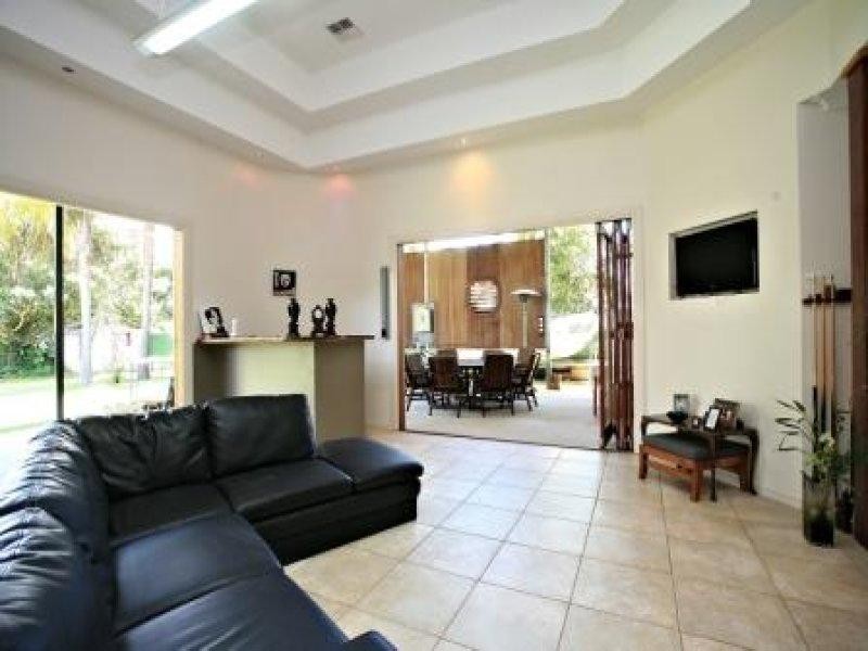 18 clifford St, Woody Point QLD 4019