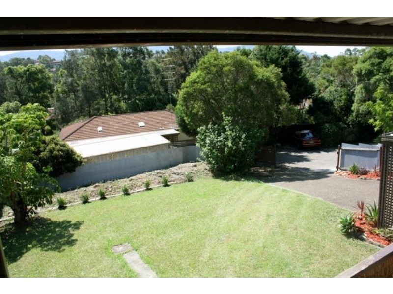 20 Staff Rd, Cordeaux Heights NSW 2526