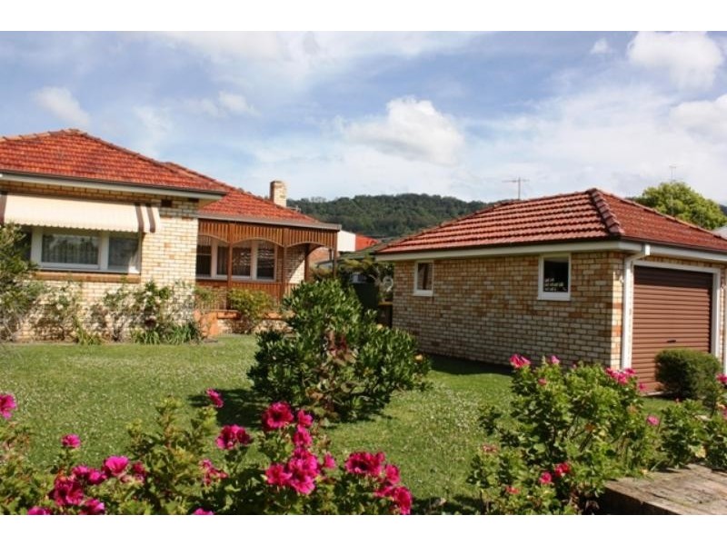 16  Albert  St, Woonona NSW 2517