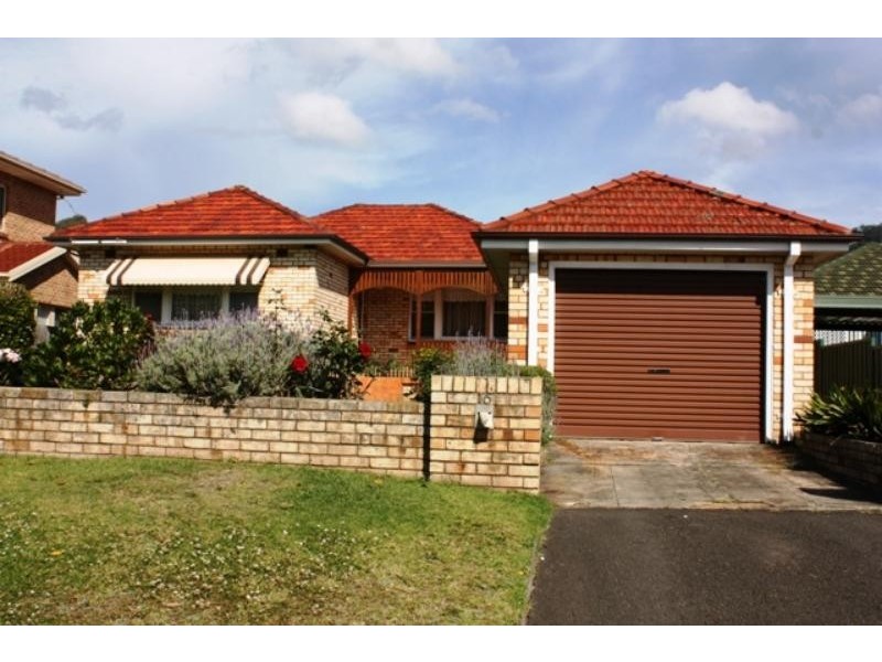 16  Albert  St, Woonona NSW 2517