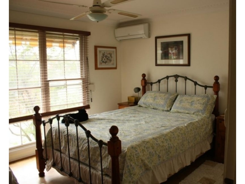 65 Robertson St, Coniston NSW 2500
