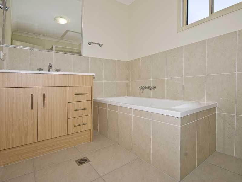 2/62 Milne St, Mount Warren Park QLD 4207