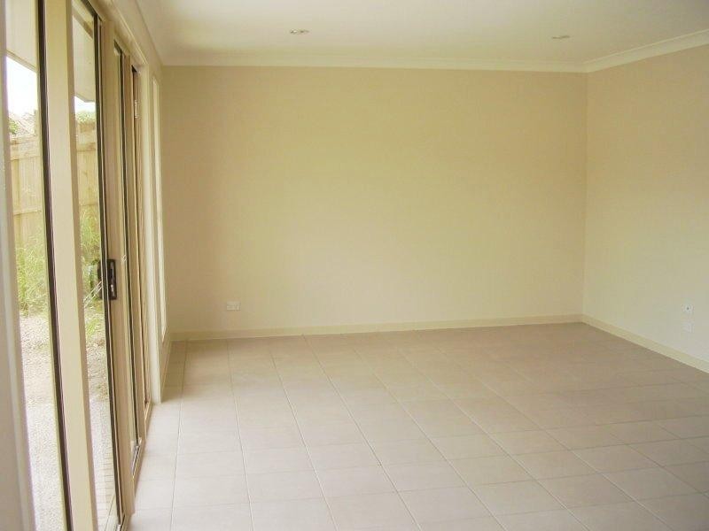 20 Pepper Tree  Dr, Holmview QLD 4207