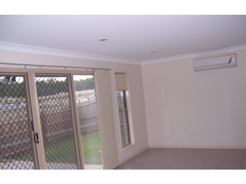 20 Pepper Tree  Dr, Holmview QLD 4207