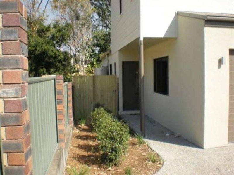 2/44 Careel  Cl, Helensvale QLD 4212