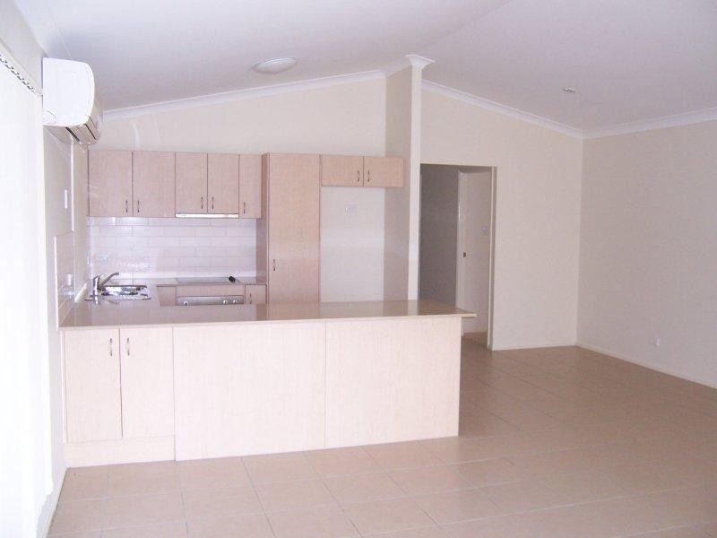 13 Jasmine Cct, Ormeau QLD 4208