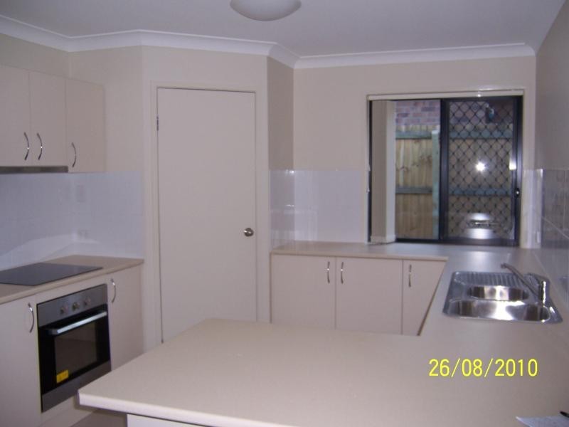 8 Davison Ct, Marsden QLD 4132