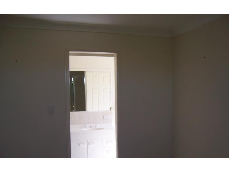 32 Murrumbidgee  St, Hillcrest QLD 4118