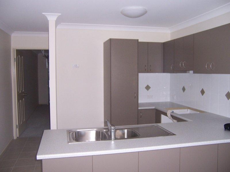 17B Bellagio Cres, Coomera QLD 4209