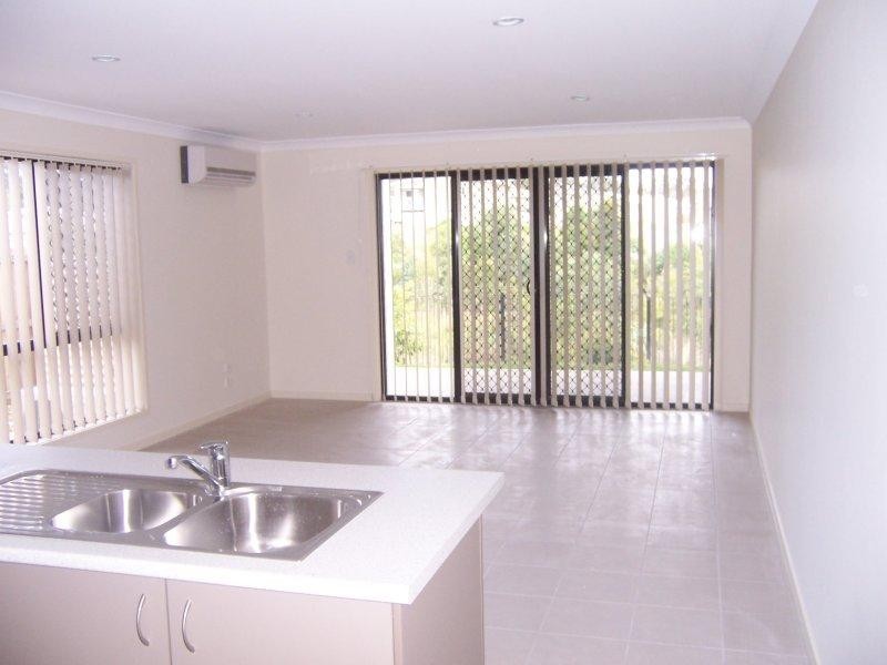 17B Bellagio Cres, Coomera QLD 4209