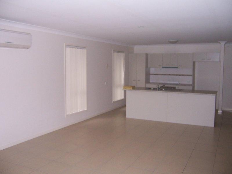 16 Saltram Ave, Holmview QLD 4207