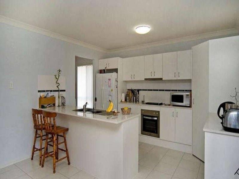 6 Matthews  Cres, Pimpama QLD 4209
