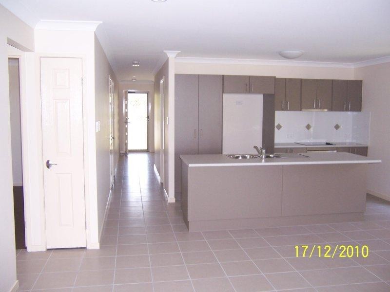 5 Ladbroke St, Wakerley QLD 4154