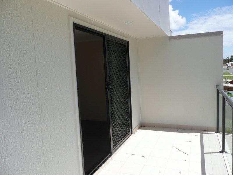 15B Nicci Rd, Coomera QLD 4209